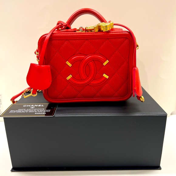 CHANEL Handbags - Chanel Filigree Vanity Case